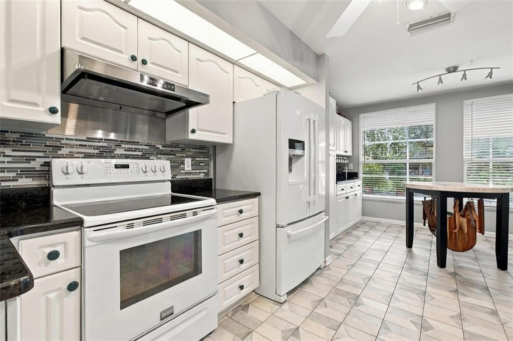 For Sale: $405,000 (3 beds, 2 baths, 2005 Square Feet)