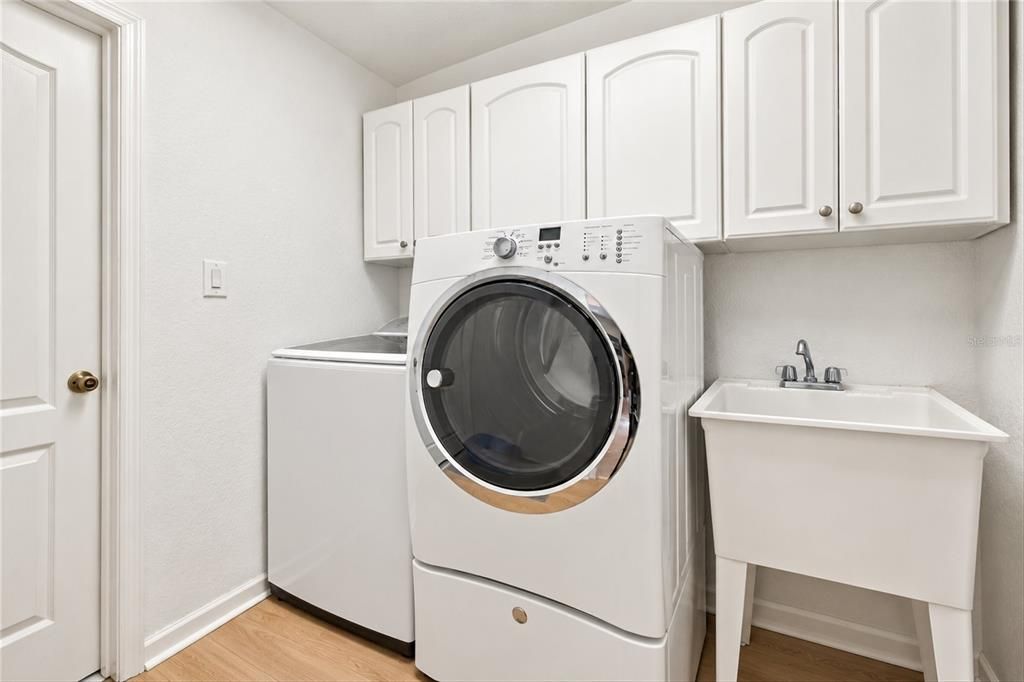 For Sale: $405,000 (3 beds, 2 baths, 2005 Square Feet)