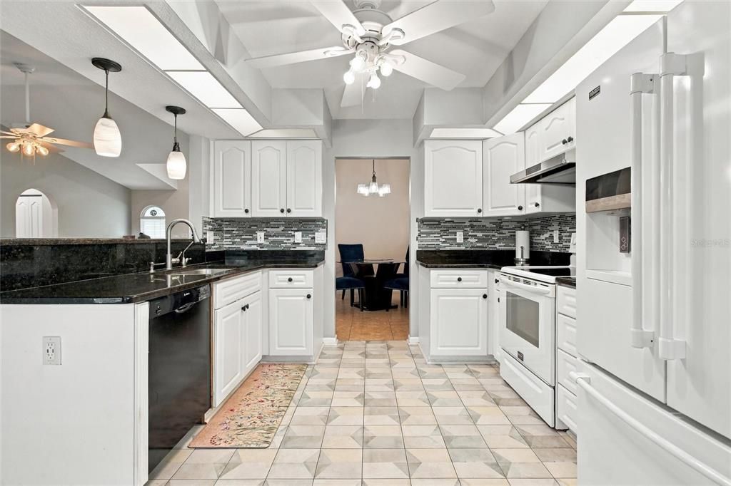 For Sale: $405,000 (3 beds, 2 baths, 2005 Square Feet)