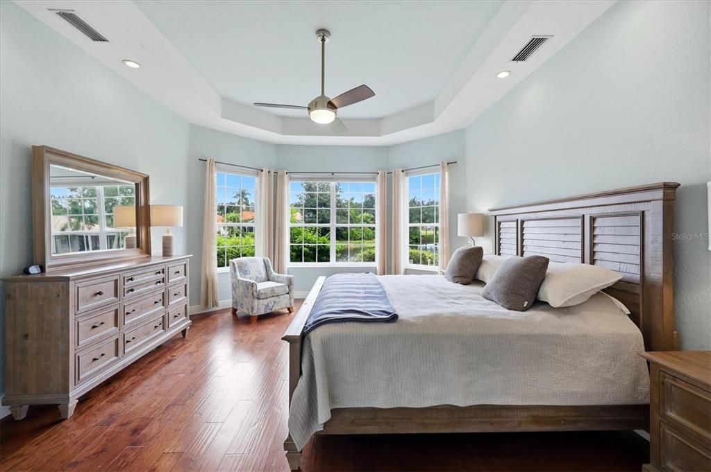 For Sale: $675,000 (3 beds, 2 baths, 2084 Square Feet)