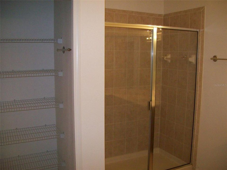 For Rent: $2,195 (3 beds, 2 baths, 1912 Square Feet)