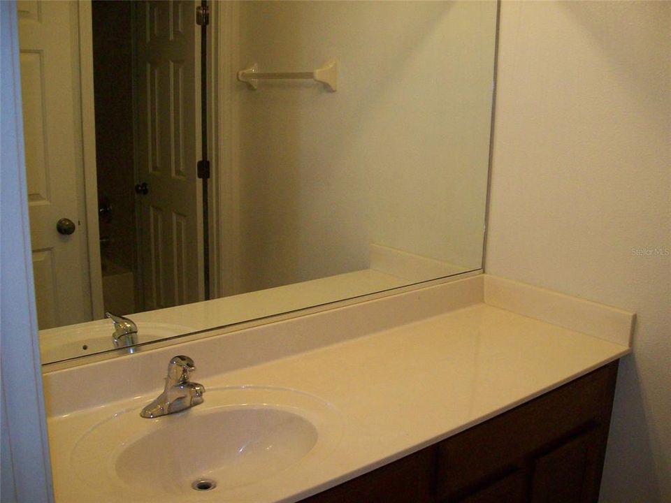 For Rent: $2,195 (3 beds, 2 baths, 1912 Square Feet)