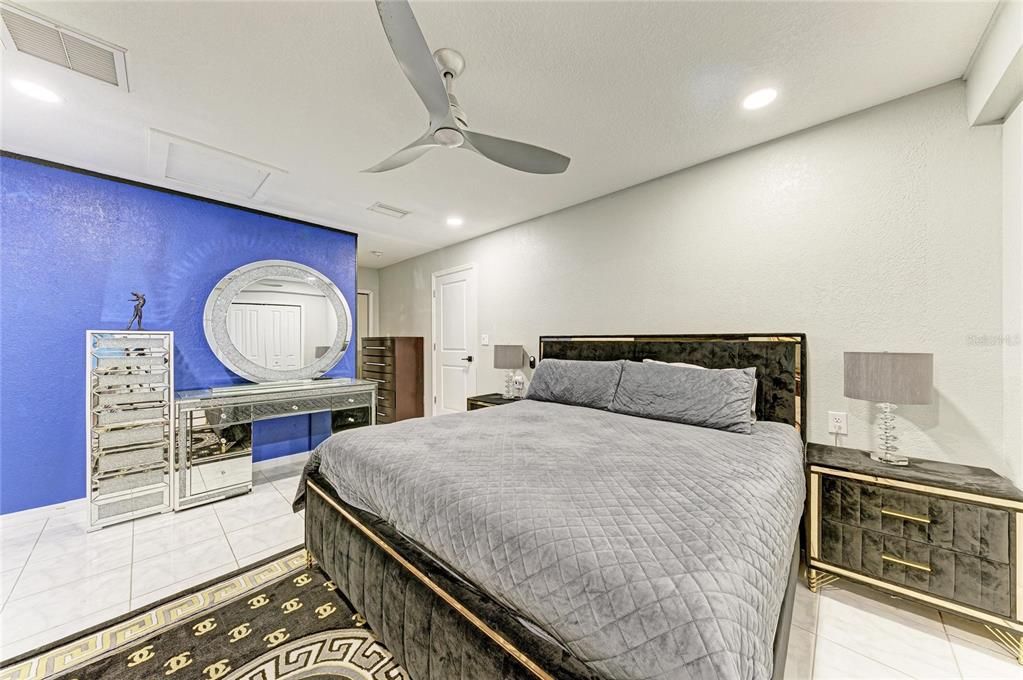 For Sale: $439,000 (4 beds, 2 baths, 1408 Square Feet)