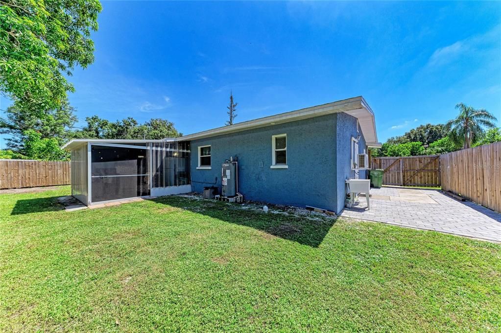 For Sale: $439,000 (4 beds, 2 baths, 1408 Square Feet)
