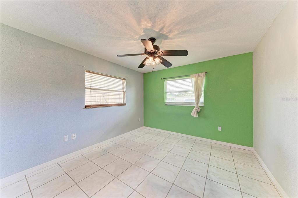 For Sale: $439,000 (4 beds, 2 baths, 1408 Square Feet)