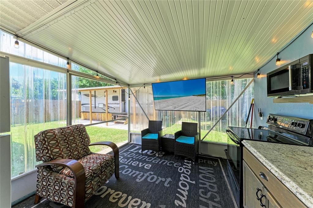 For Sale: $439,000 (4 beds, 2 baths, 1408 Square Feet)