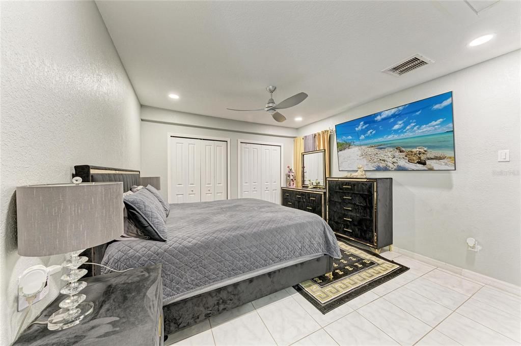 For Sale: $439,000 (4 beds, 2 baths, 1408 Square Feet)
