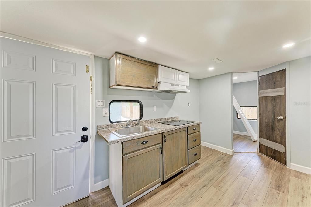 For Sale: $439,000 (4 beds, 2 baths, 1408 Square Feet)