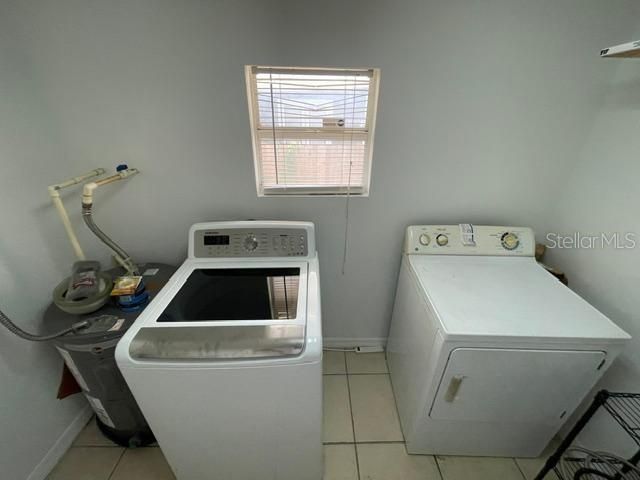 For Sale: $319,000 (3 beds, 2 baths, 1392 Square Feet)