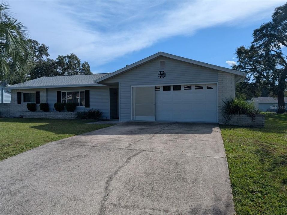 For Sale: $239,900 (3 beds, 2 baths, 1646 Square Feet)