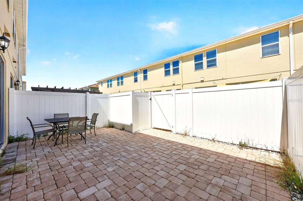 For Sale: $355,000 (4 beds, 3 baths, 1637 Square Feet)