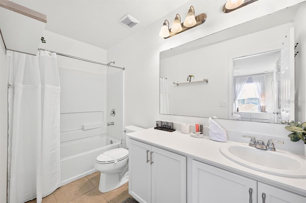 For Sale: $355,000 (4 beds, 3 baths, 1637 Square Feet)