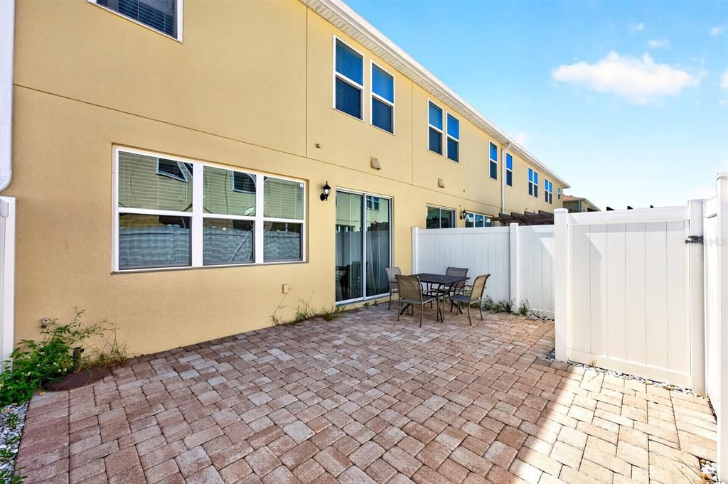 For Sale: $355,000 (4 beds, 3 baths, 1637 Square Feet)