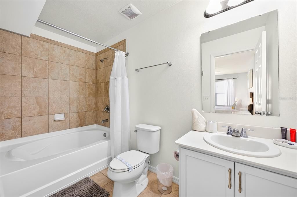 For Sale: $355,000 (4 beds, 3 baths, 1637 Square Feet)