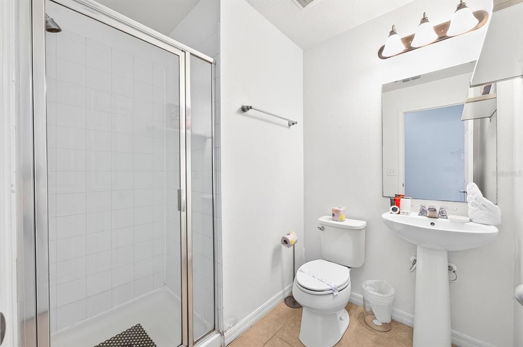 For Sale: $355,000 (4 beds, 3 baths, 1637 Square Feet)