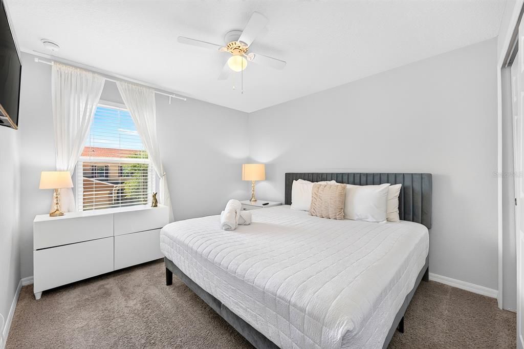 For Sale: $355,000 (4 beds, 3 baths, 1637 Square Feet)