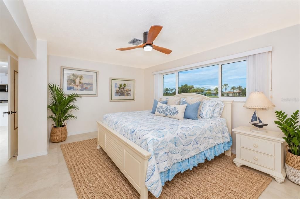 For Sale: $380,000 (4 beds, 2 baths, 2520 Square Feet)