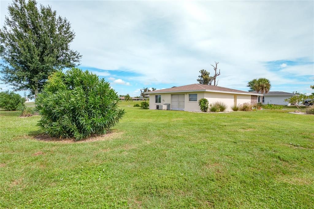 For Sale: $380,000 (4 beds, 2 baths, 2520 Square Feet)