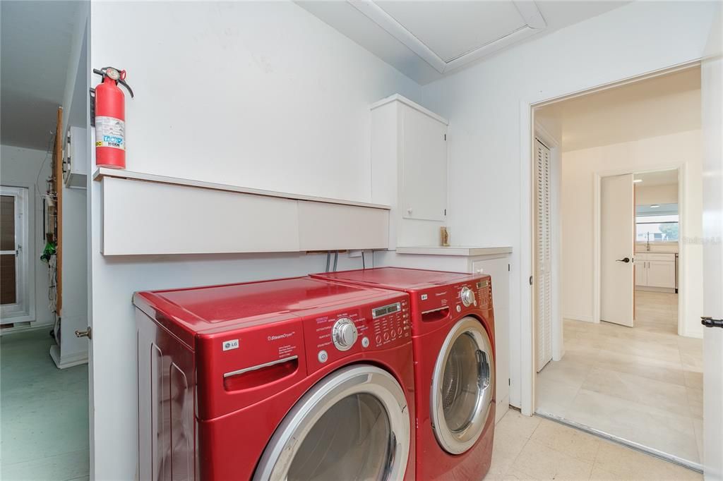 For Sale: $380,000 (4 beds, 2 baths, 2520 Square Feet)