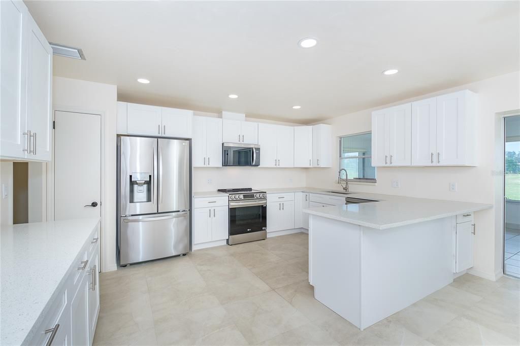 For Sale: $380,000 (4 beds, 2 baths, 2520 Square Feet)