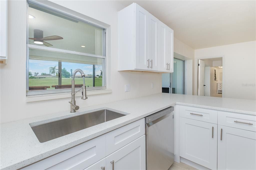 For Sale: $380,000 (4 beds, 2 baths, 2520 Square Feet)