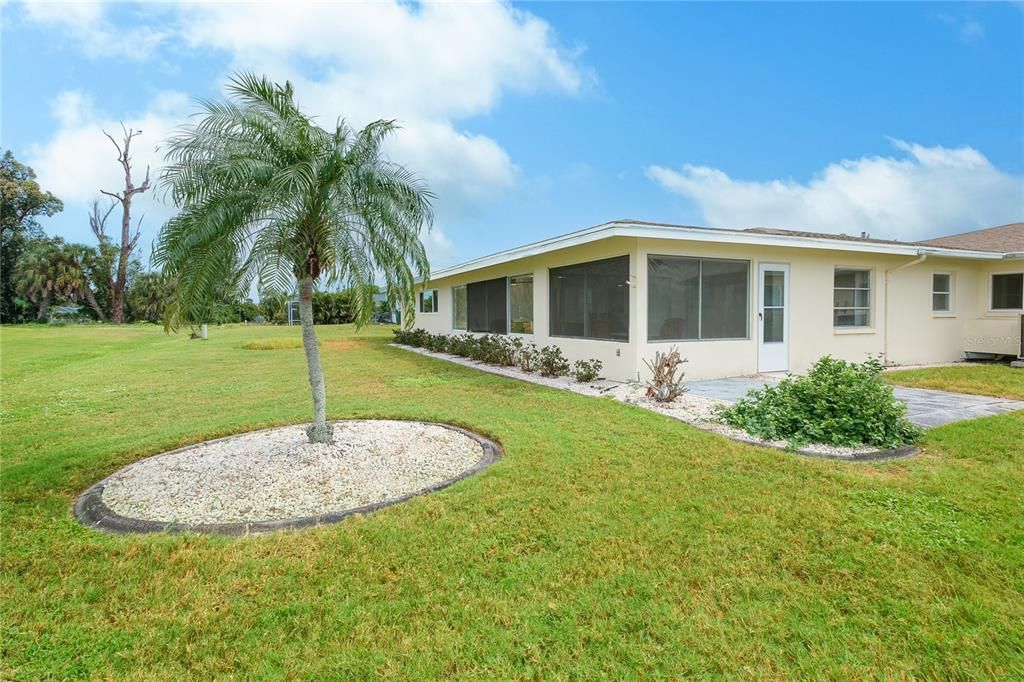 For Sale: $380,000 (4 beds, 2 baths, 2520 Square Feet)