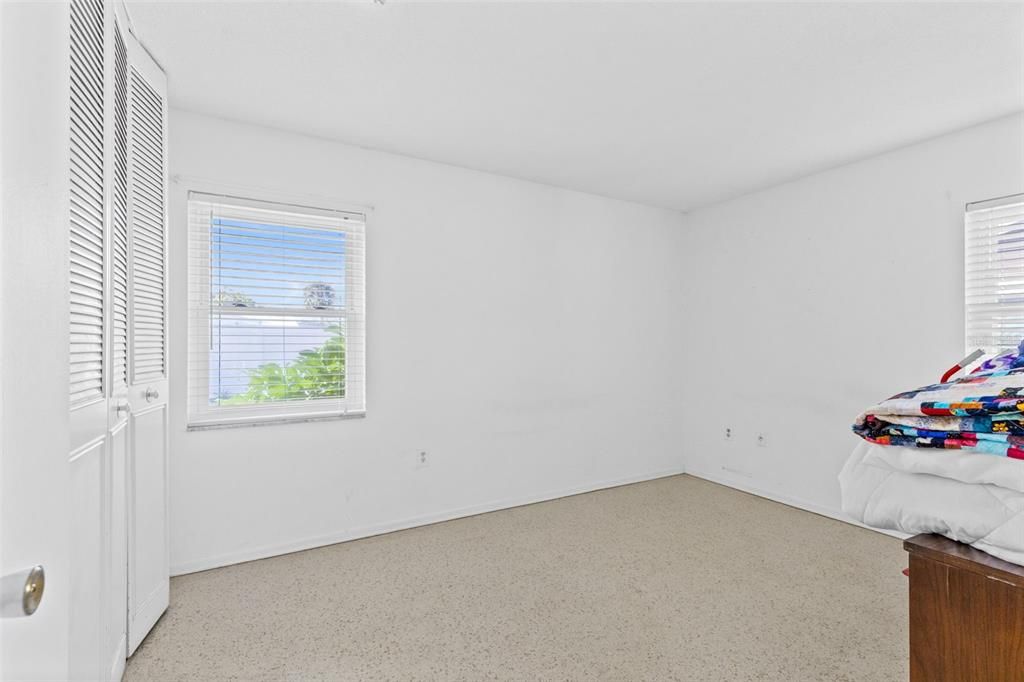 For Sale: $350,000 (4 beds, 2 baths, 1992 Square Feet)