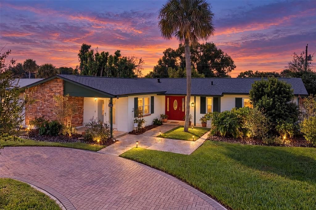 For Sale: $350,000 (4 beds, 2 baths, 1992 Square Feet)