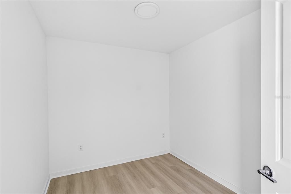 For Sale: $305,000 (2 beds, 2 baths, 1023 Square Feet)