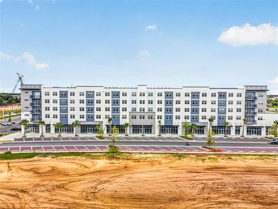 For Sale: $305,000 (2 beds, 2 baths, 1023 Square Feet)