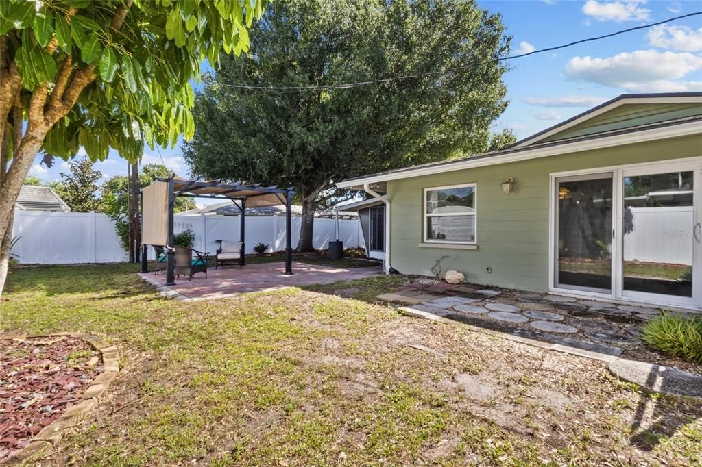 For Sale: $340,000 (2 beds, 2 baths, 1309 Square Feet)
