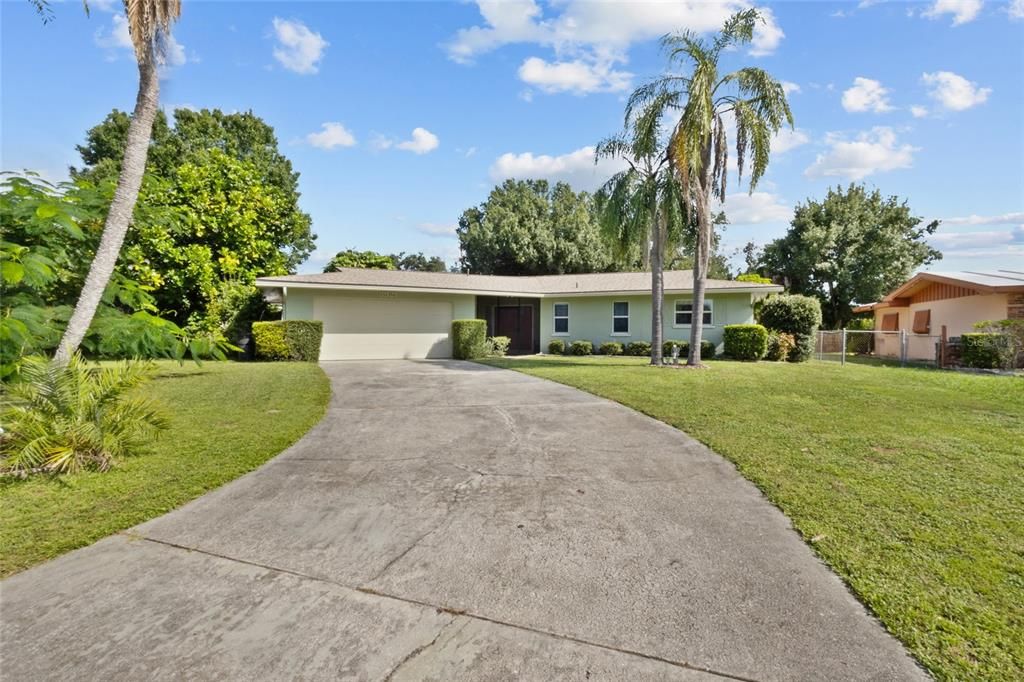 For Sale: $340,000 (2 beds, 2 baths, 1309 Square Feet)