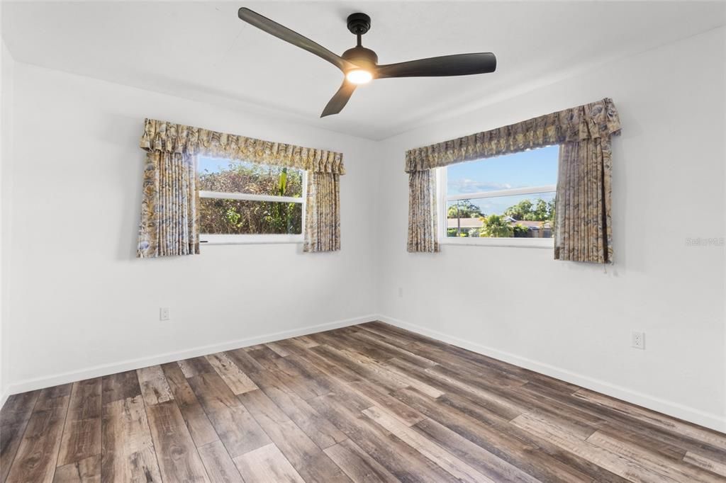 For Sale: $340,000 (2 beds, 2 baths, 1309 Square Feet)