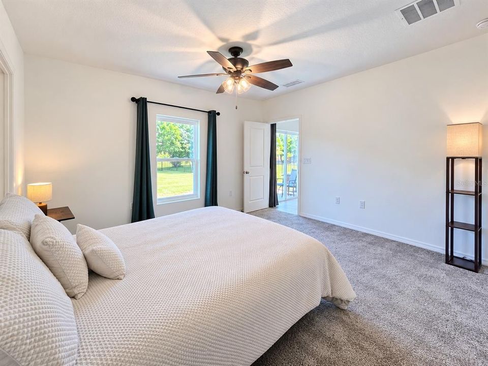 На продажу: $329,900 (3 спален, 2 ванн, 1444 Квадратных фут)