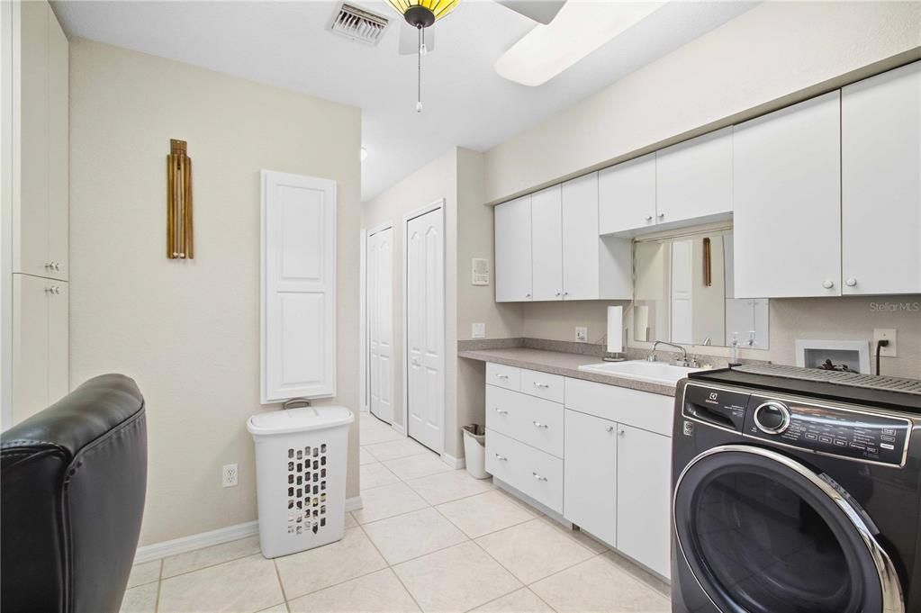 For Sale: $667,000 (3 beds, 2 baths, 2370 Square Feet)
