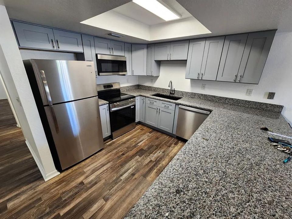 出租: $1,299 (2 贝兹, 2 浴室, 1100 平方英尺)