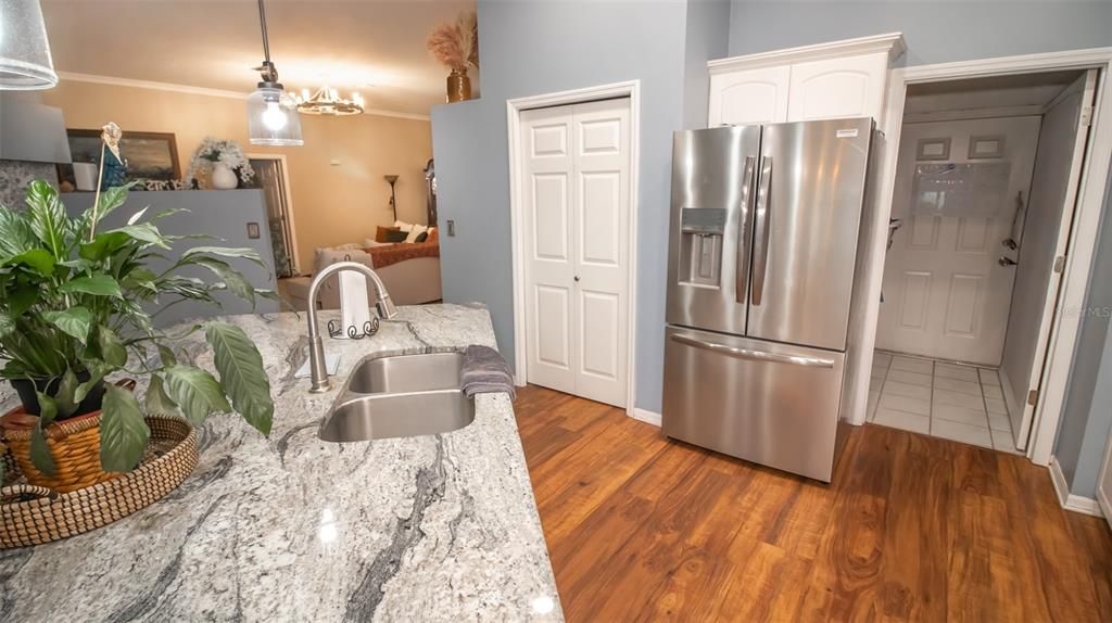 For Sale: $599,999 (3 beds, 2 baths, 2121 Square Feet)