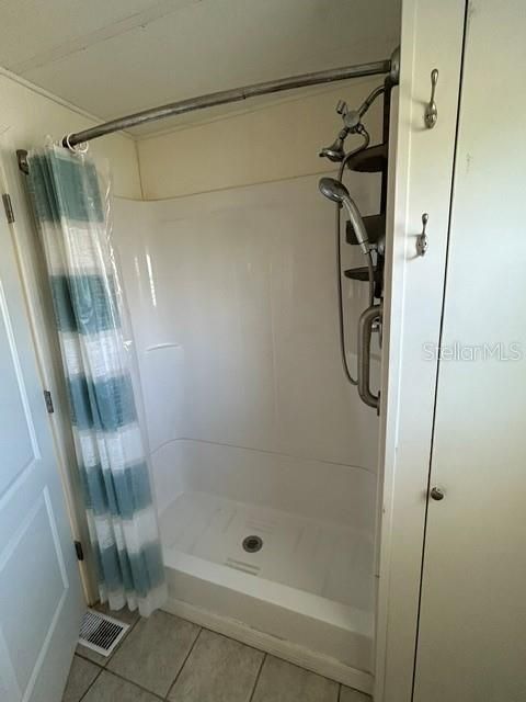 На продажу: $69,500 (2 спален, 1 ванн, 672 Квадратных фут)