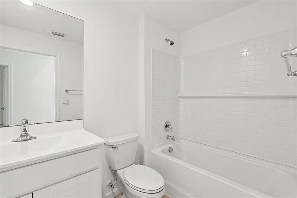 На продажу: $264,900 (3 спален, 2 ванн, 1451 Квадратных фут)