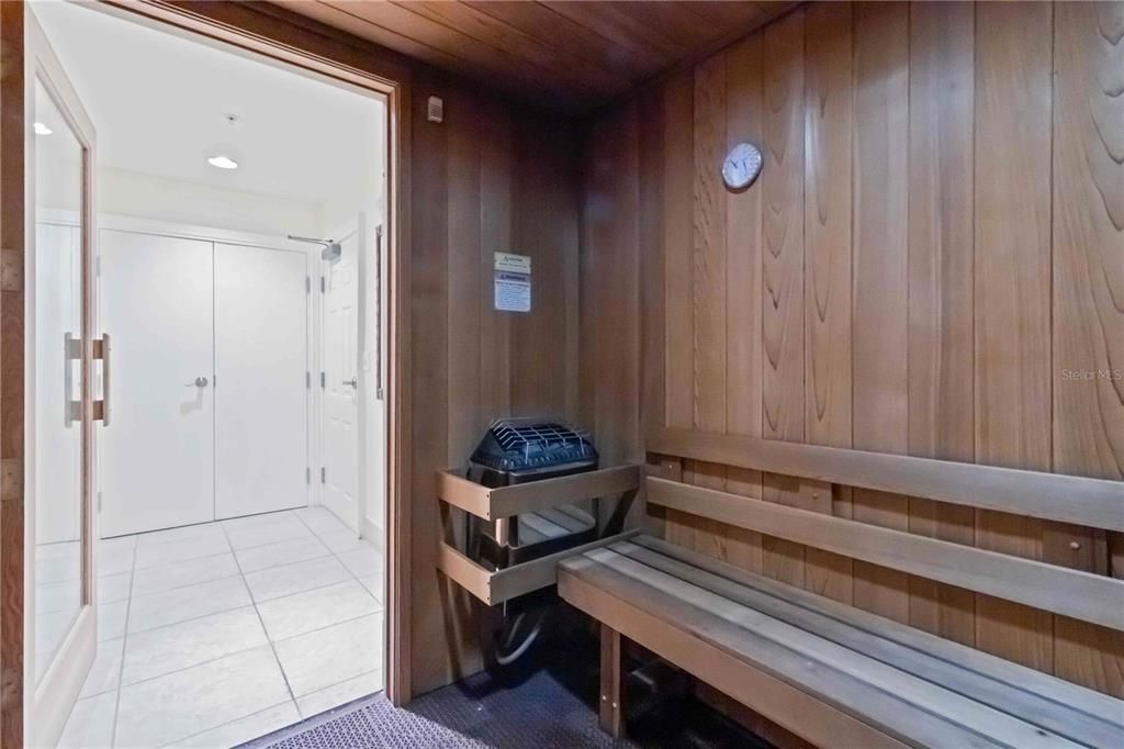 For Sale: $394,900 (2 beds, 2 baths, 1084 Square Feet)