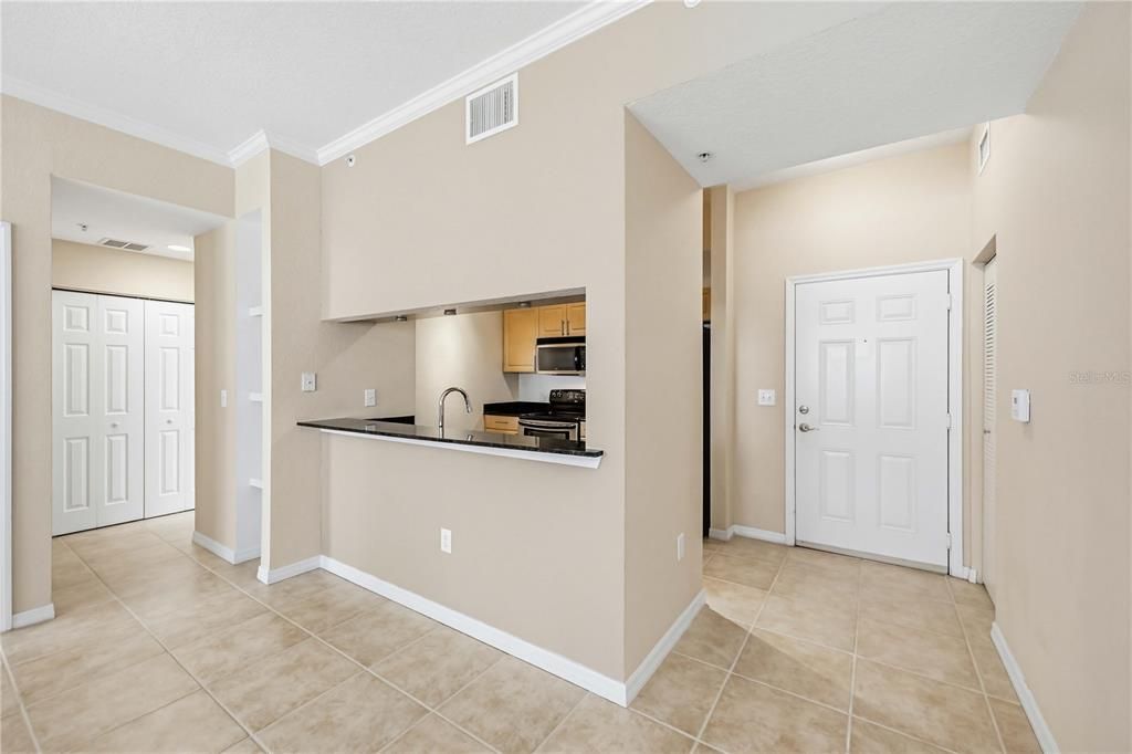 For Sale: $394,900 (2 beds, 2 baths, 1084 Square Feet)