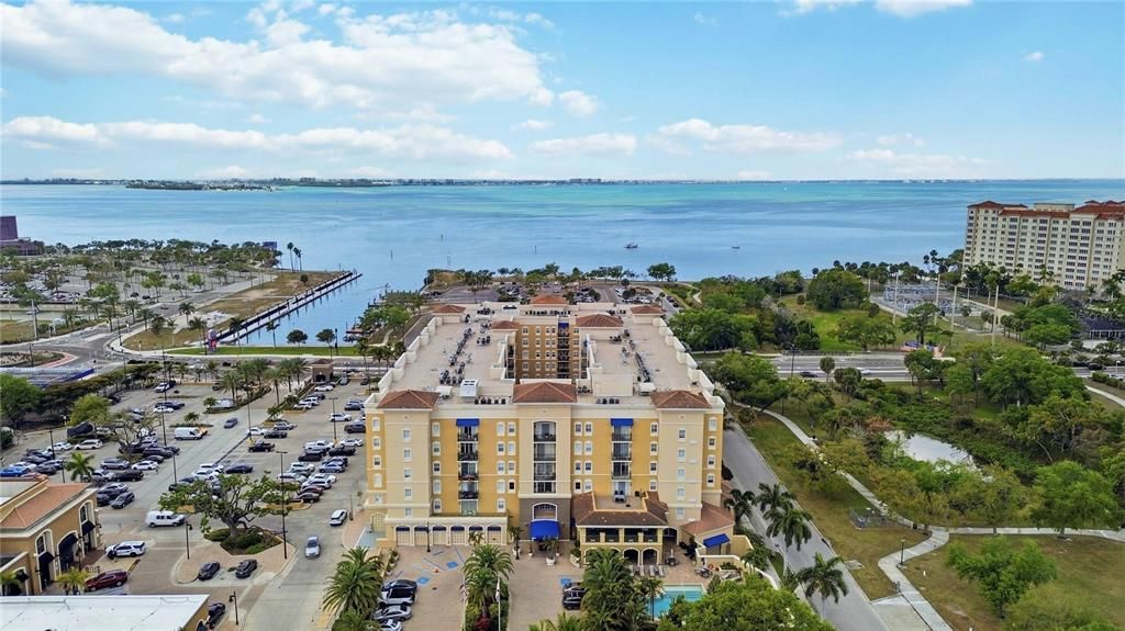 For Sale: $394,900 (2 beds, 2 baths, 1084 Square Feet)