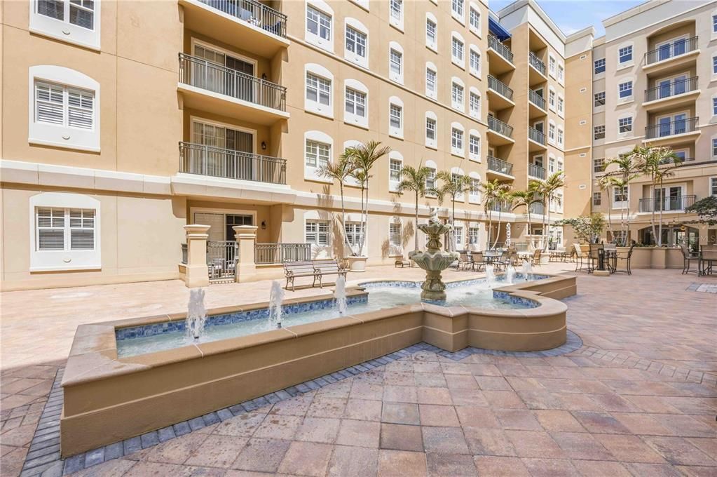 For Sale: $394,900 (2 beds, 2 baths, 1084 Square Feet)