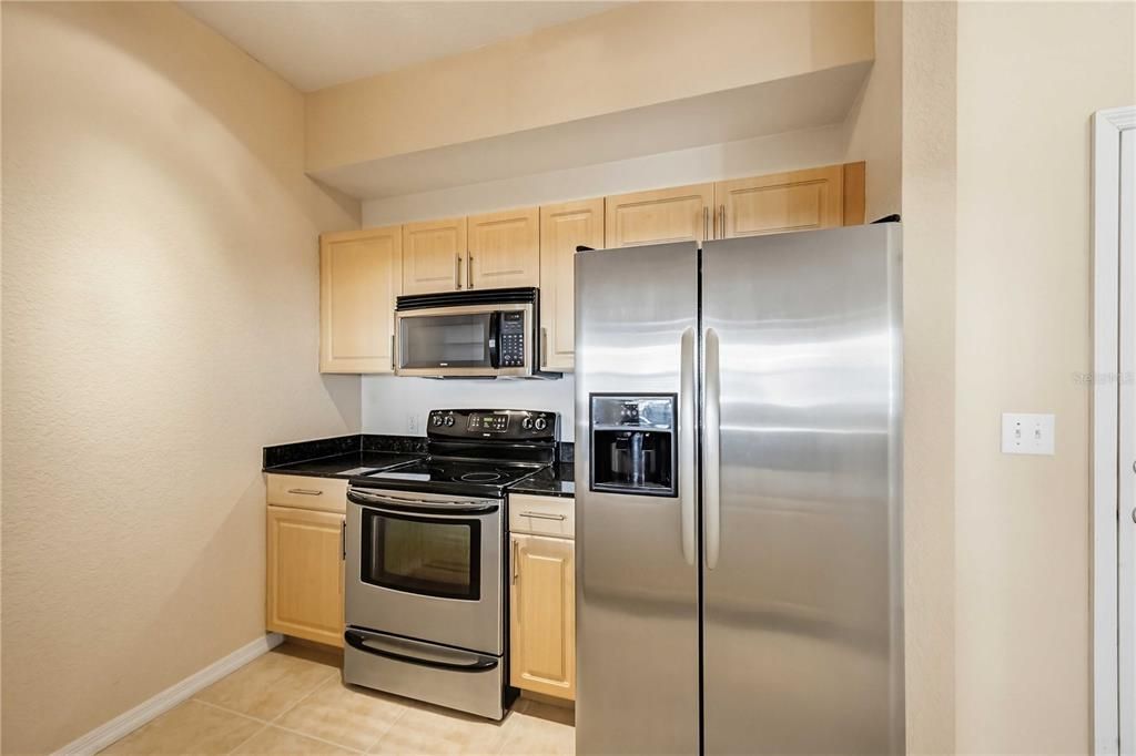 For Sale: $394,900 (2 beds, 2 baths, 1084 Square Feet)