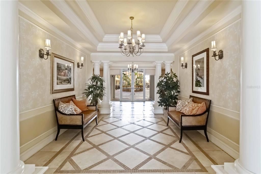 For Sale: $394,900 (2 beds, 2 baths, 1084 Square Feet)