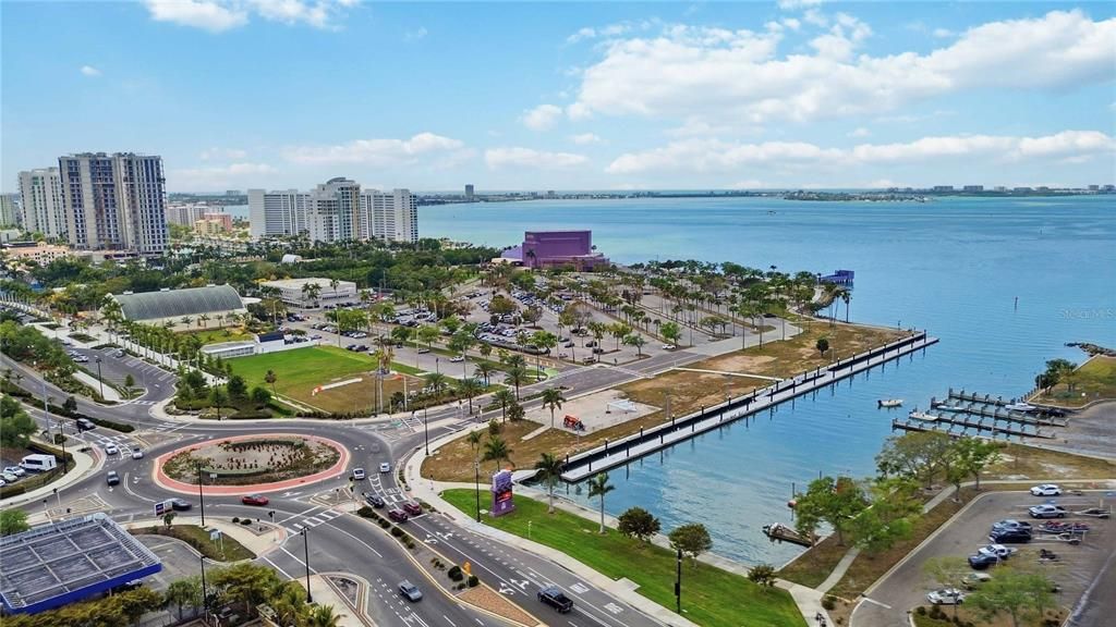 For Sale: $394,900 (2 beds, 2 baths, 1084 Square Feet)