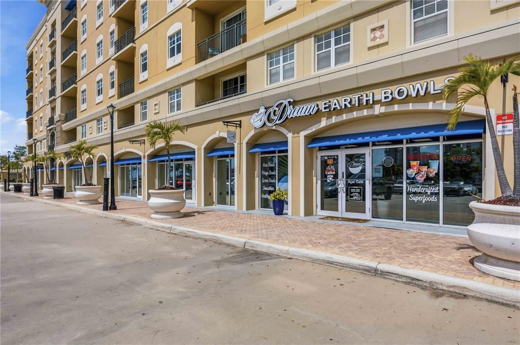 For Sale: $394,900 (2 beds, 2 baths, 1084 Square Feet)