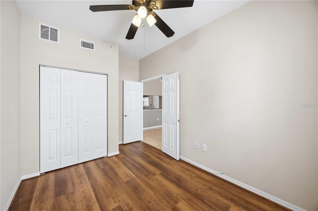 For Sale: $394,900 (2 beds, 2 baths, 1084 Square Feet)