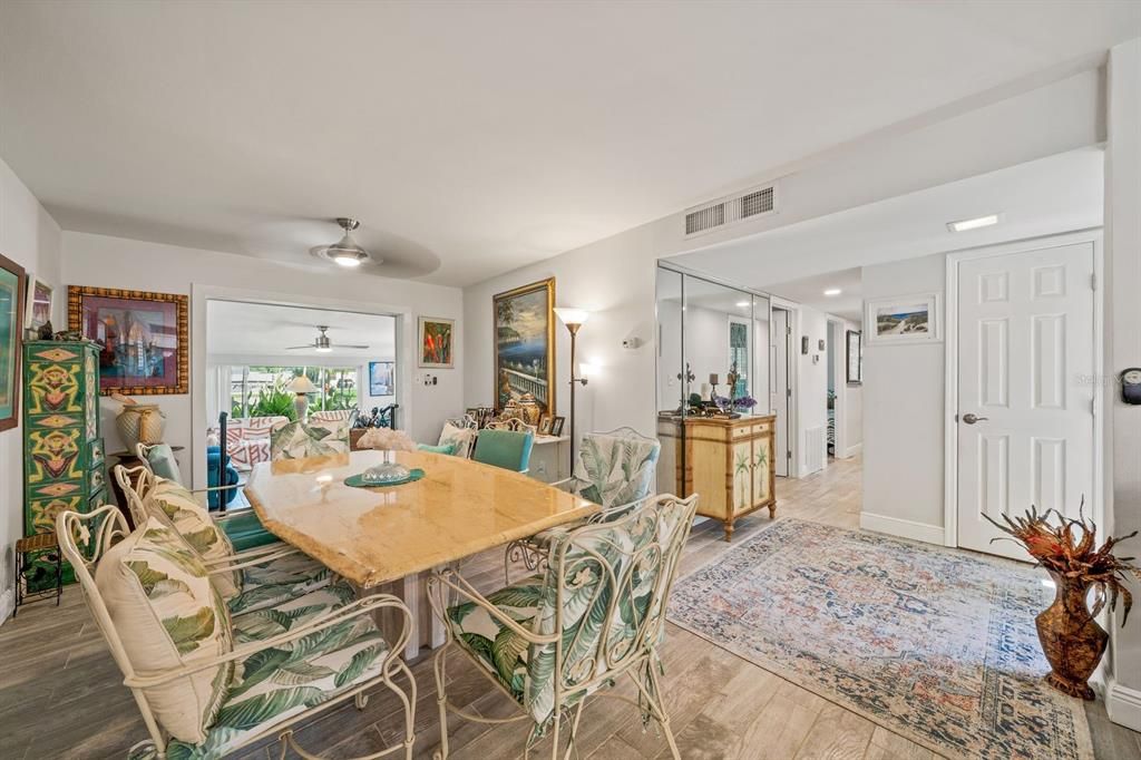 En Venta: $539,000 (3 camas, 2 baños, 1140 Pies cuadrados)