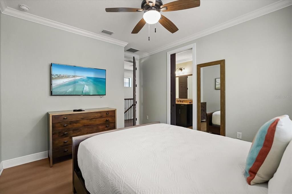 For Sale: $950,000 (5 beds, 4 baths, 3273 Square Feet)